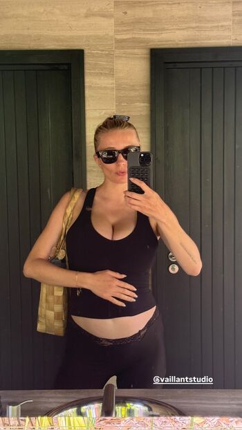 Caroline vreeland leaked private photo uncensored HD quality