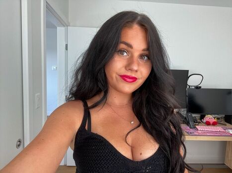 Celyphonee leaked private photo uncensored HD quality