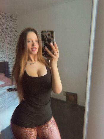 Louiselaingx page leaked private photo uncensored HD quality