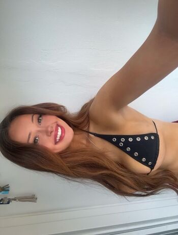 Louiselaingx leaked private photo uncensored HD quality