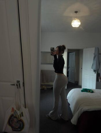 Louiselaingx leaked private photo uncensored HD quality