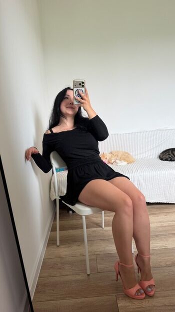 Miniloonaa  page leaked private photo uncensored HD quality