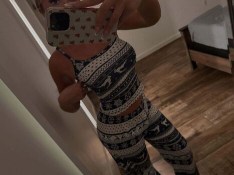 Nikkidalessandro  page leaked private photo uncensored HD quality